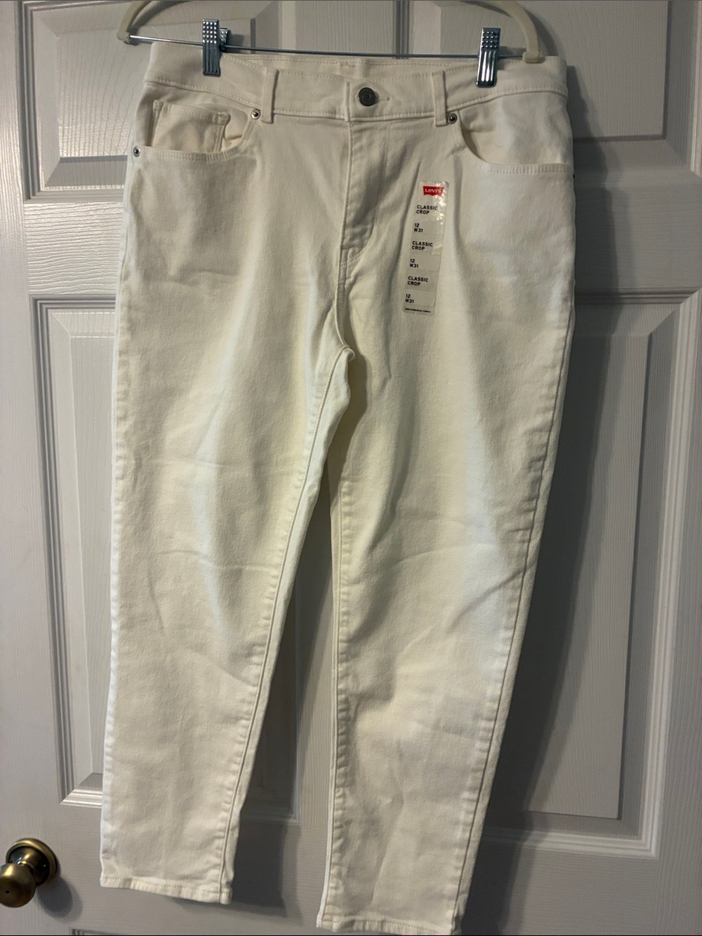 NWOT Levi's White Slim Cropped Women’s Denim Jeans